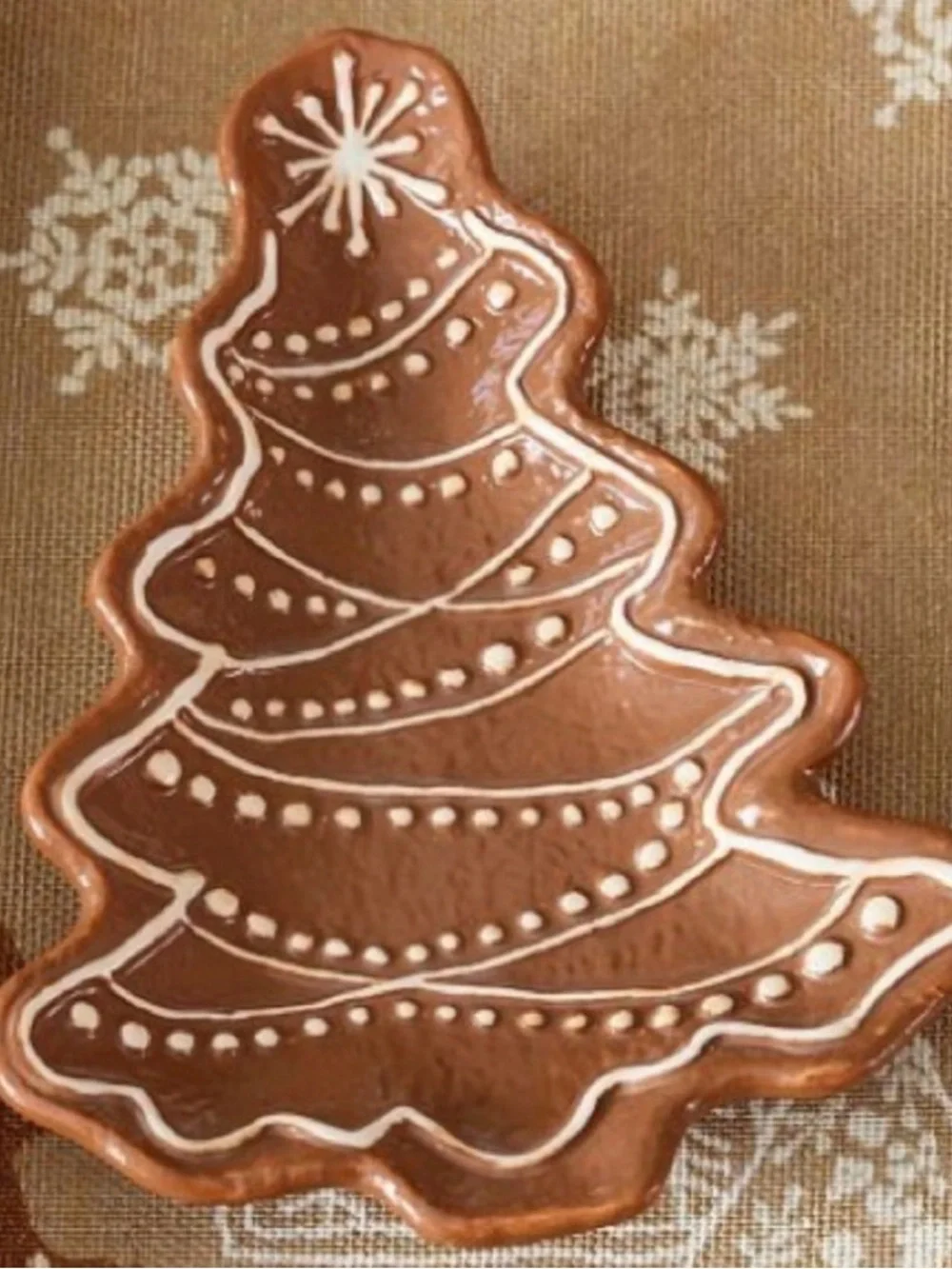 Pottery Barn Gingerbread Appetizer Plates - Picture 1 of 1